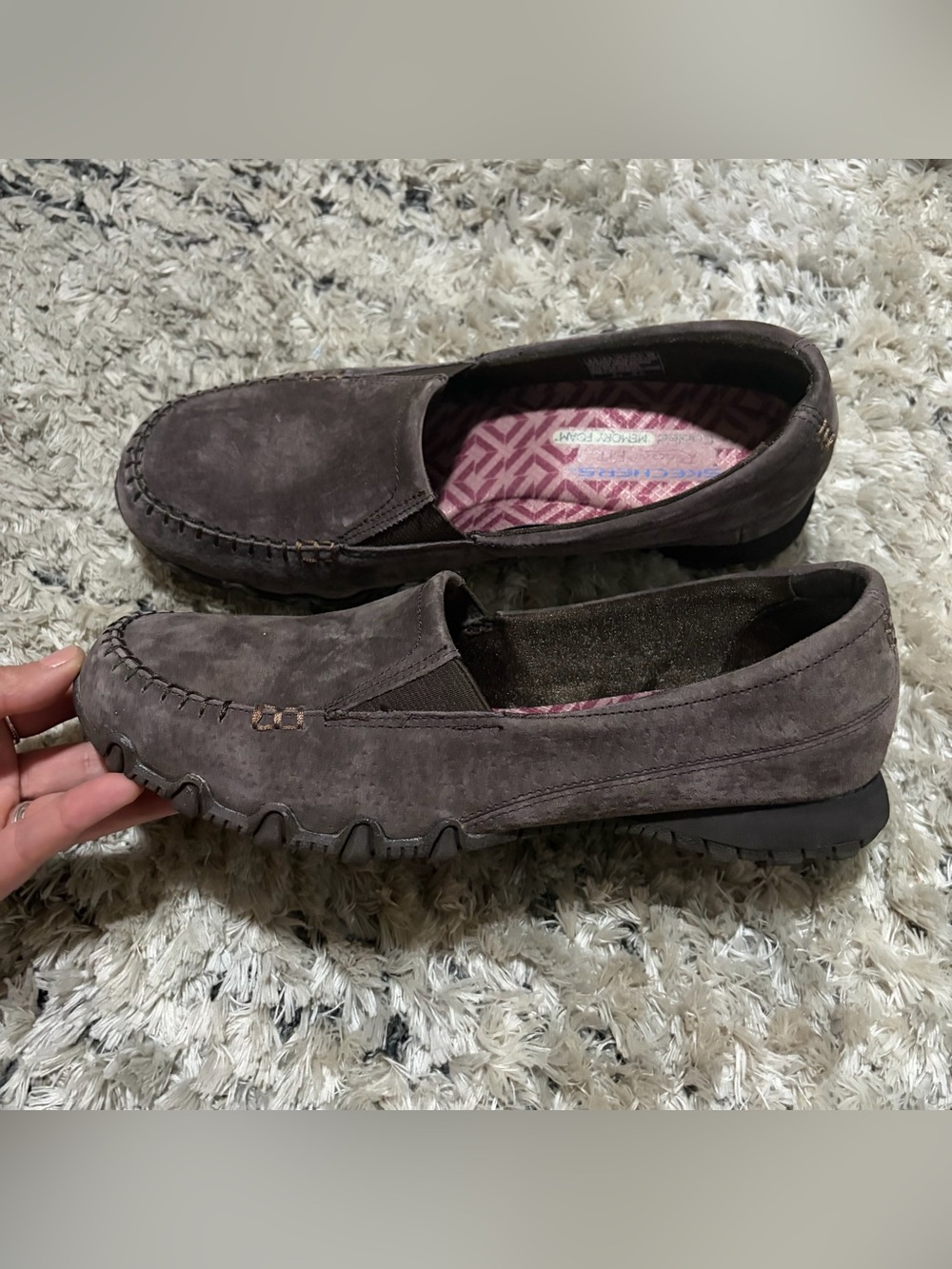 Women’s relaxed fit sketchers Suede Slip-On Moccasins in dark brown size 9.5